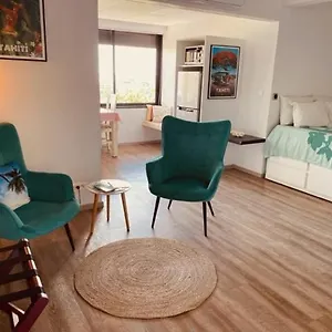 Teiki - Calme, Proche Centre-ville, Ferry & Aeroport Apartment